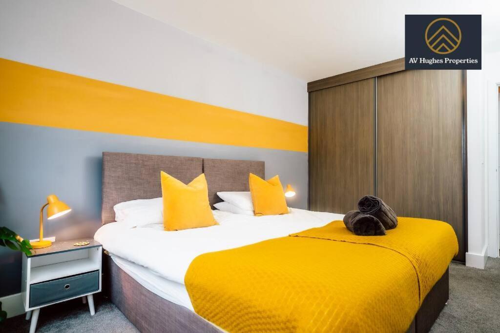 Modern One-Bedroom Apartment - Fast Wi-Fi, Parking Included, Ideal For Relocation By Av Hughes Properties Milton Keynes Eksteriør bilde