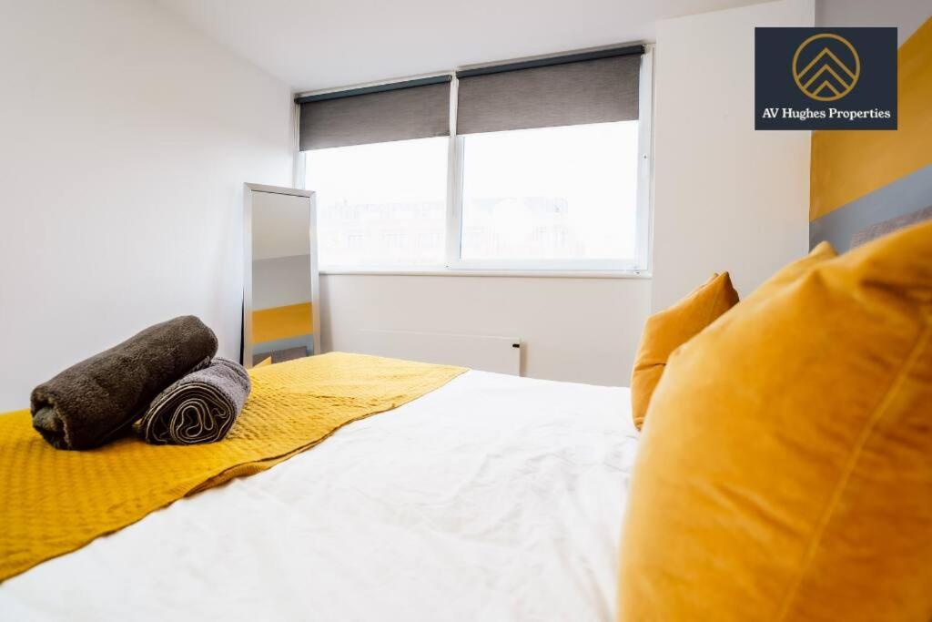 Modern One-Bedroom Apartment - Fast Wi-Fi, Parking Included, Ideal For Relocation By Av Hughes Properties Milton Keynes Eksteriør bilde